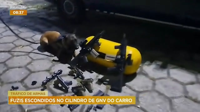Vídeo: Motorista é preso com armas escondidas em cilindro de gás na zona norte do Rio
