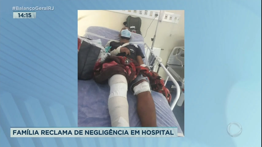 Vídeo: Motoqueiro sofre acidente em frente a hospital e demora a ser socorrido no Rio