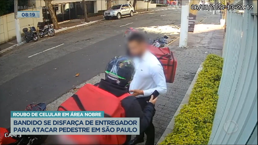 Vídeo: Ladrão finge ser entregador para roubar em área nobre da capital paulista