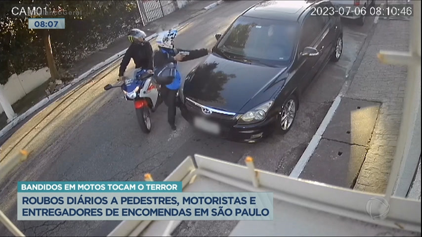 Vídeo: Bandidos em motos tocam o terror na zona sul de São Paulo