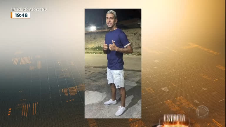 Vídeo: Jovem assassinado em evento de bate-bola é sepultado na zona oeste do Rio