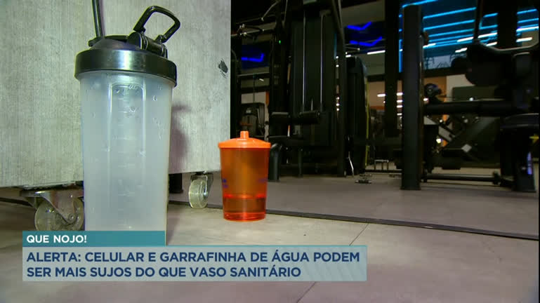 Celular e garrafinha podem ser mais sujos que vaso sanitário