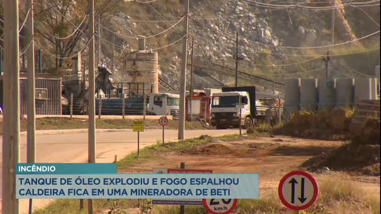 Vídeo: Tanque de óleo explode e fogo espalha perto de caldeira em Betim (MG)