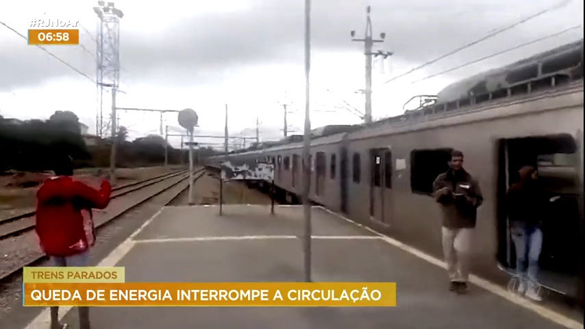 Vídeo: Queda de energia interrompe a circulação de trens na Baixada Fluminense