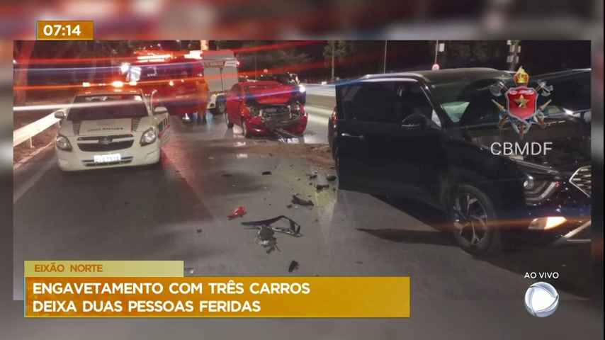 Vídeo: Batida entre três carros deixa duas pessoas feridas no Eixão Norte, no DF