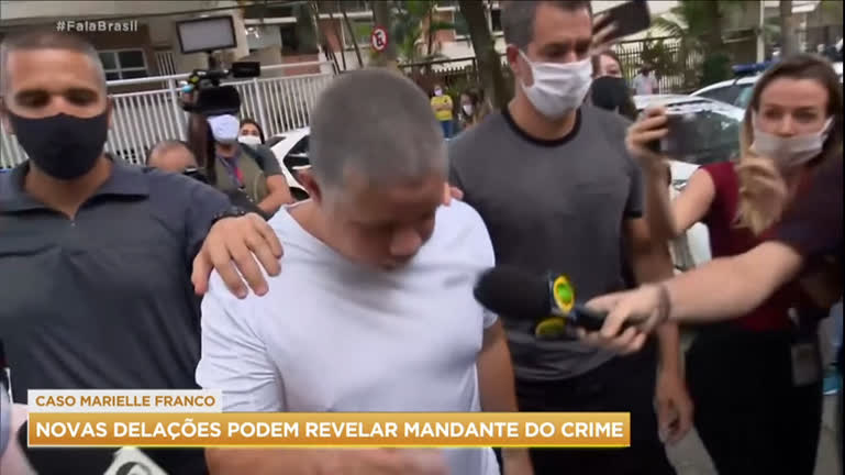 Vídeo: Ex-bombeiro preso por envolvimento no assassinato de Marielle Franco chega a presídio em Brasília