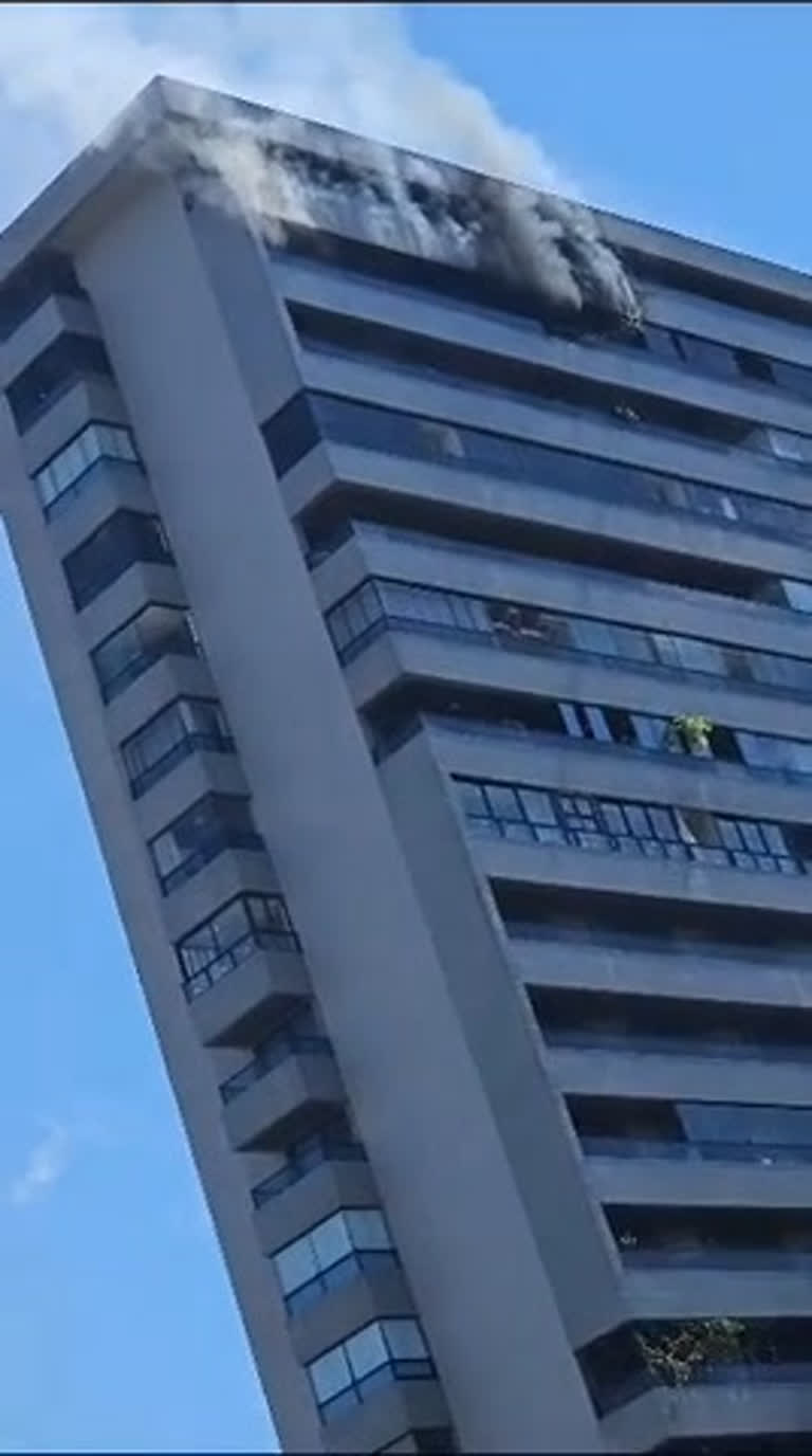 Vídeo: Veja imagens do incêndio no apartamento em que Maisa Silva estava no Recife