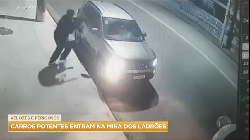 Vídeo: Bandidos roubam carros potentes para fugir em alta velocidade e venderem peças