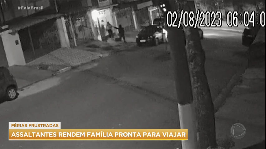 Vídeo: Família é assaltada na porta de casa em São Paulo