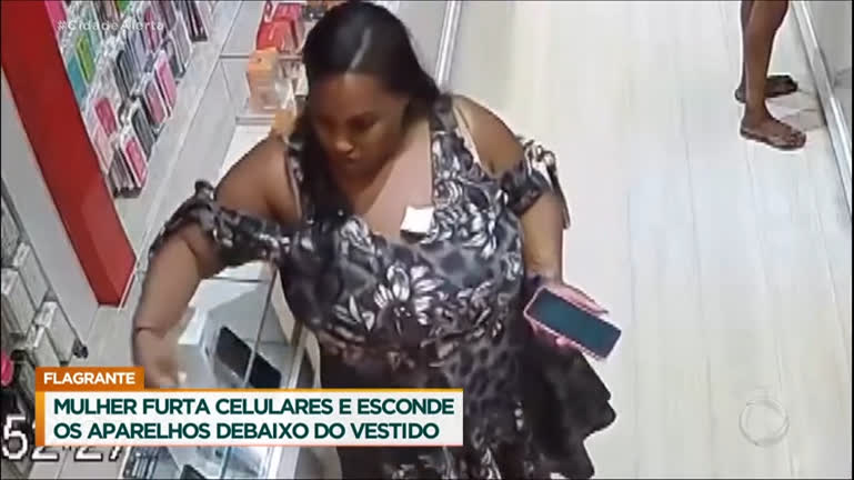 Vídeo: Mulher é flagrada roubando celulares e colocando os aparelhos debaixo da saia