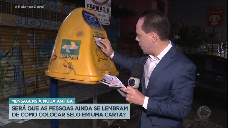 Vídeo: Repórter do Balanço Geral vai às ruas conferir se as pessoas se lembram como colocar selo em carta