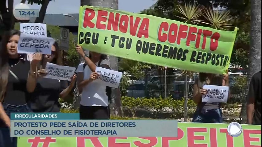 Vídeo: Protesto pede saída de diretores do Conselho de Fisioterapia
