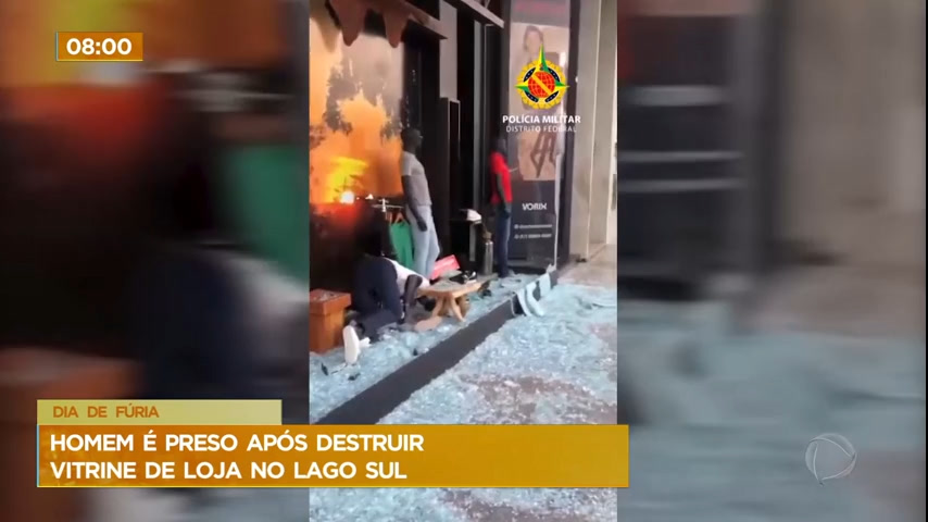 Vídeo: Homem é preso após destruir vitrine de loja no Lago Sul (DF)
