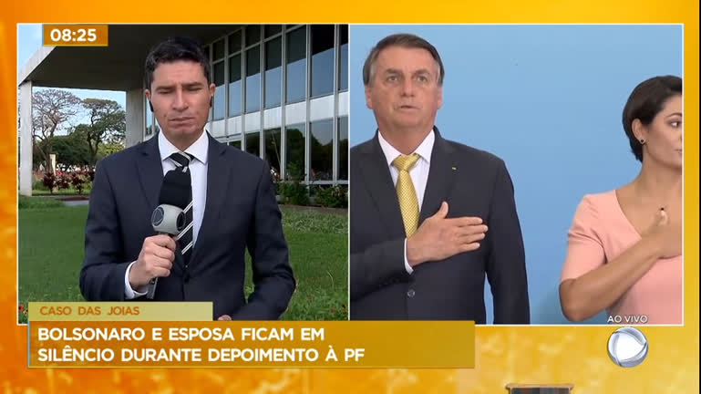 Vídeo: Bolsonaro e esposa ficam em silêncio em depoimento à PF sobre o caso das joias
