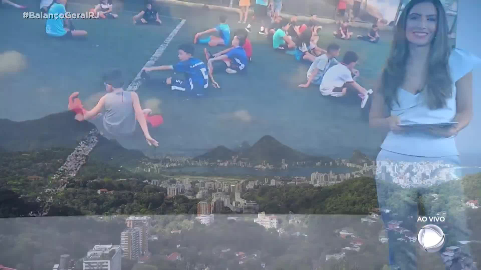 Vídeo: Sucesso nas redes sociais, influenciador mostra o dia a dia na Rocinha, na zona sul do Rio