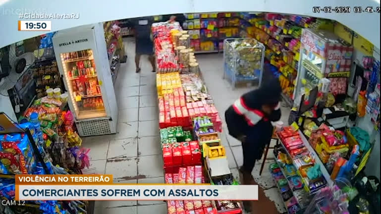 Vídeo: Comerciantes relatam aumento de furtos na zona oeste do Rio