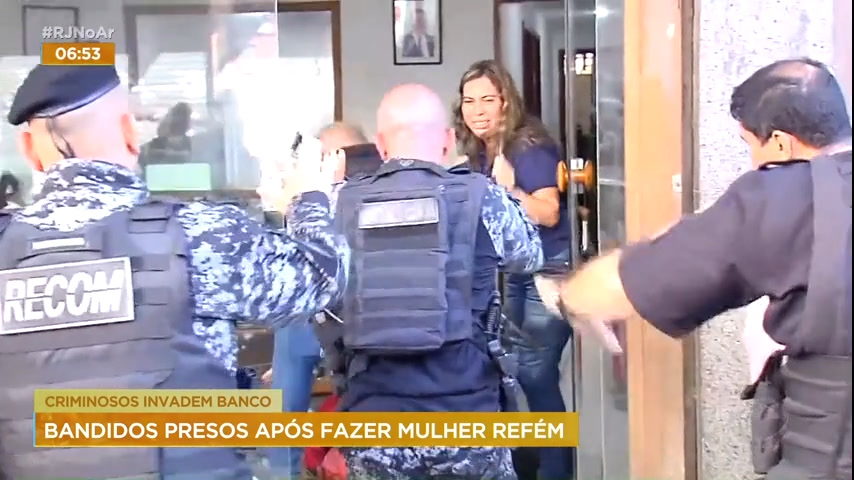 Vídeo: Mulher é feita de refém em agência bancária no Centro do Rio