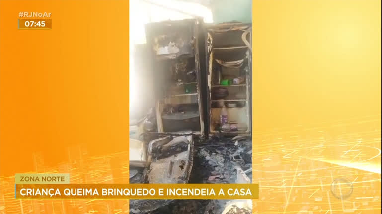Vídeo: Menina tenta queimar brinquedo e incendeia a casa no Rio; padrasto se feriu gravemente
