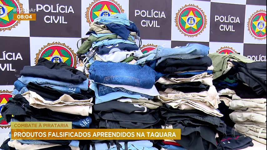 Vídeo: Polícia Civil apreende 1000 peças de roupas falsificadas na zona oeste