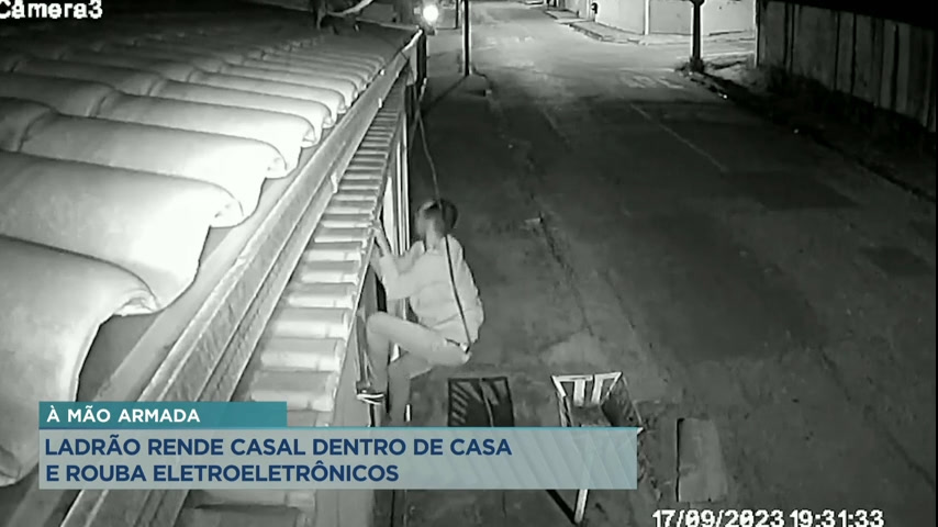 Vídeo: Homem invade casa em busca de joias e dinheiro na região metropolitana de BH