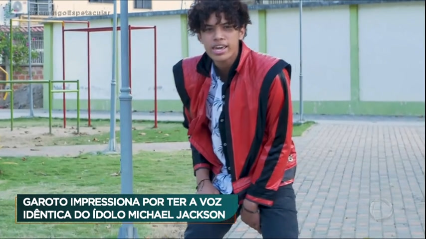 Vídeo: Jovem equatoriano faz sucesso na internet com a voz idêntica à do cantor Michel Jackson