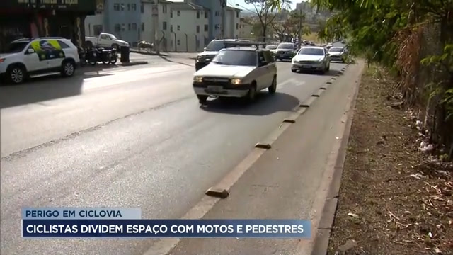 Vídeo: Ciclistas dividem espaço com motos e pedestres no bairro Castelo em BH