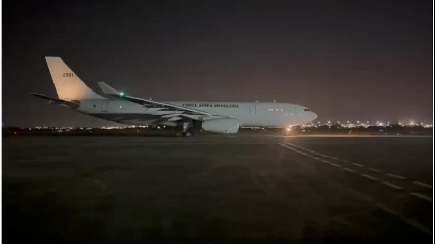 Vídeo: Avião da FAB decola para resgatar brasileiros em Israel