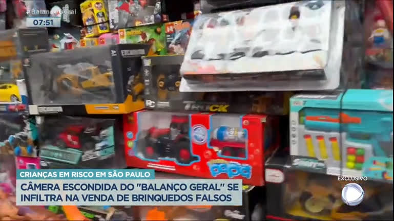 Vídeo: Câmera do Balanço Geral flagra venda de brinquedos falsificados em SP