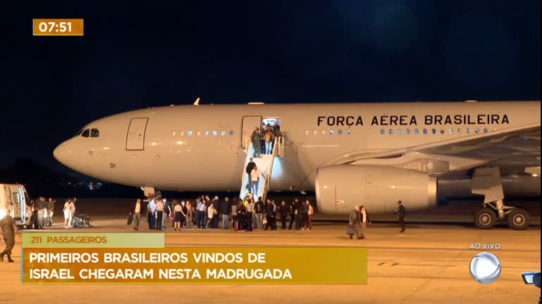 Vídeo: Primeiros brasileiros vindos de Israel chegaram em Brasília na madrugada desta quarta (11)