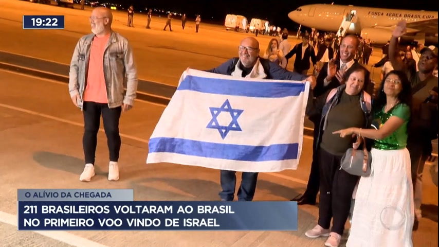 Vídeo: Primeiros 211 brasileiros resgatados em Israel chegam a Brasília