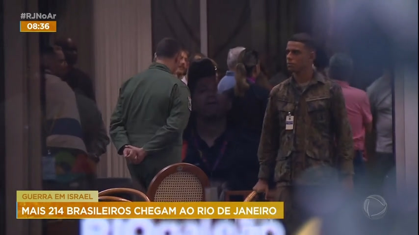 Vídeo: Voo com mais de 200 brasileiros que estavam em Israel chega ao Rio de Janeiro