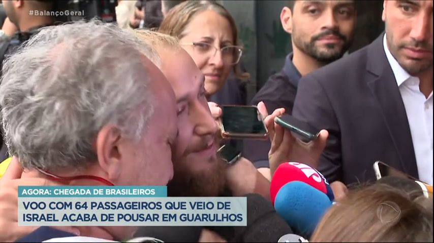 Vídeo: "O que eu mais quero é ficar com minha família", desabafa brasileiro repatriado de Israel ao encontrar o pai