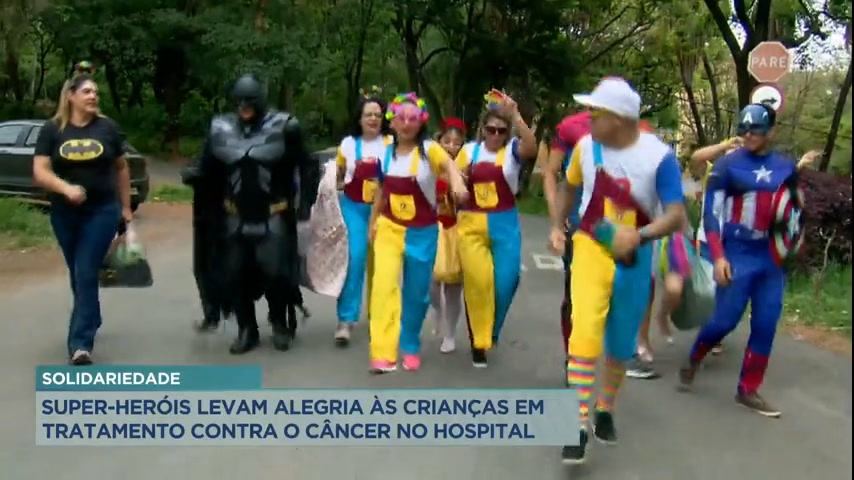 Vídeo: Super-heróis levam alegria às crianças em tratamento contra o câncer em hospital de BH