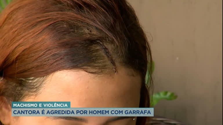 Vídeo: Cantora fica ferida após sofrer agressões de homem com garrafa em casa de show de BH
