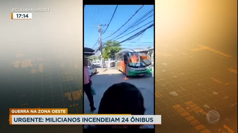 Vídeo: Vídeo registra momento em que ônibus é atacado no Rio