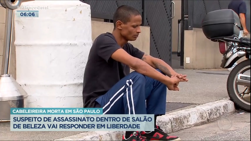 Cabeleireiro que deu tesouradas em cliente gritava que precisava 'enfiar a  espada na serpente' - Notícias - R7 São Paulo