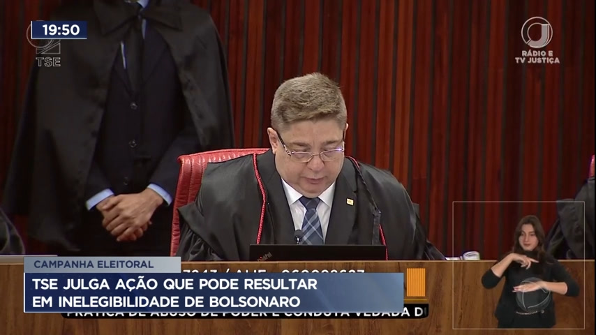 Vídeo: TSE julga ação que pode resultar em inelegibilidade de Bolsonaro