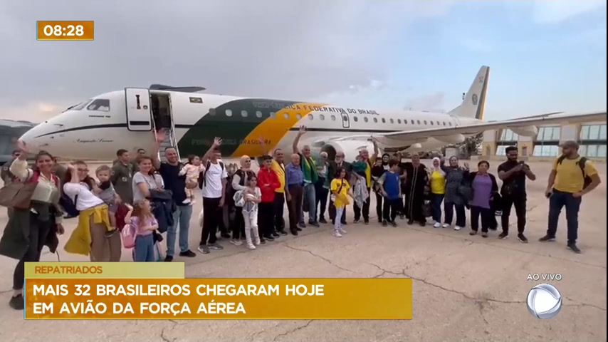 Vídeo: Mais 32 brasileiros chegam da Cisjordânia em avião da Força Aérea
