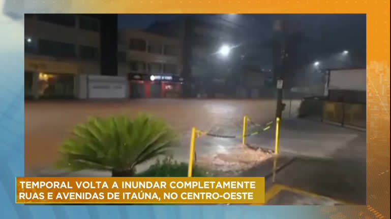 Vídeo: Chuva alaga avenidas e casas de Itaúna (MG) pela segunda vez na semana