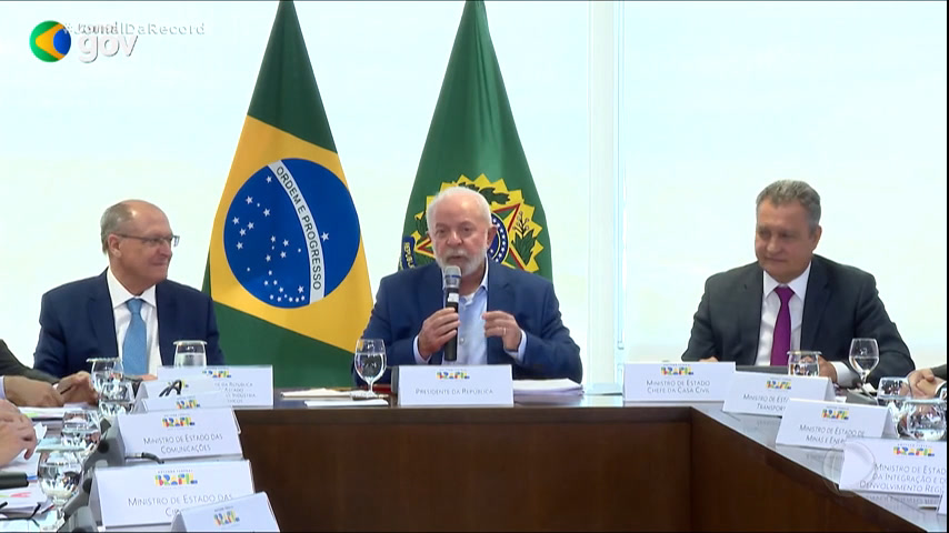 Vídeo: Lula volta a defender investimento em obras