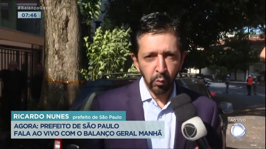 Vídeo: Ricardo Nunes diz que prefeitura trabalha para remover árvores caídas e cobra Enel