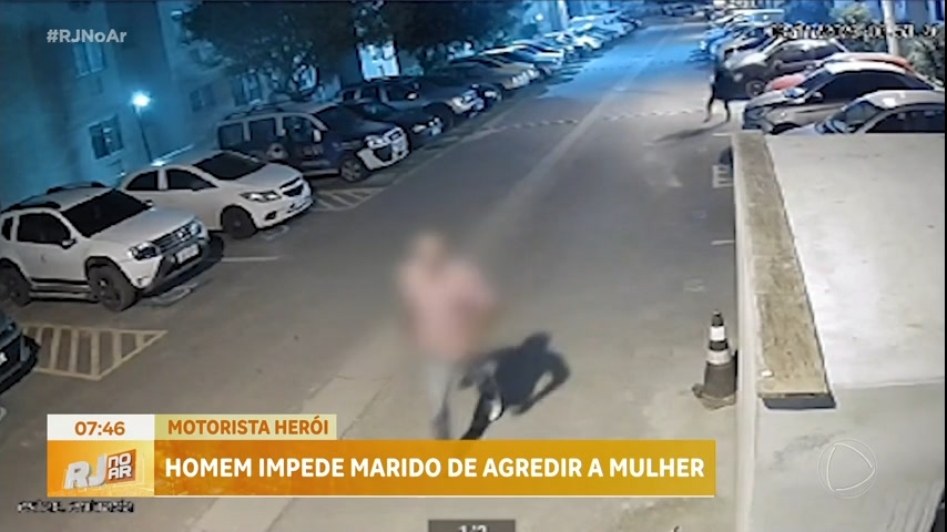 Vídeo: Motorista de aplicativo é ferido com golpes de faca ao impedir briga de casal no Rio