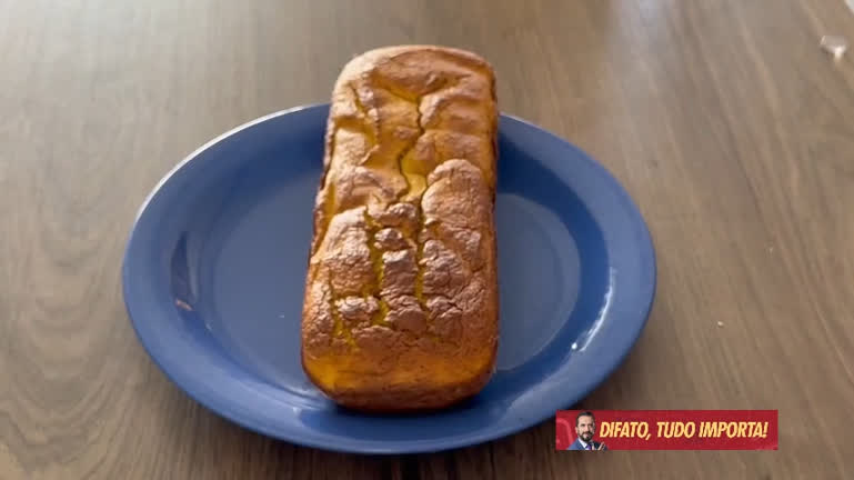 Vídeo: Prático, fácil e proteico: aprenda a fazer um pão de frango sem farinha