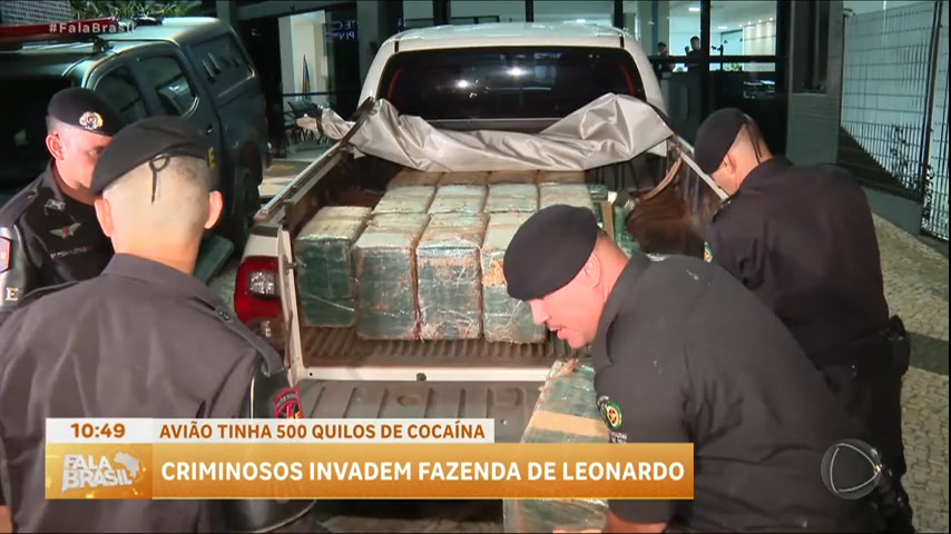 Vídeo: Avião com quase meia tonelada de cocaína invade fazenda do cantor Leonardo
