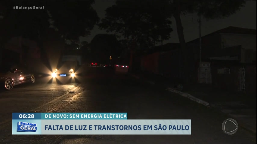 Vídeo: Moradores da Vila Mariana sofrem com a falta de energia