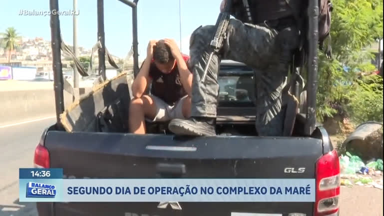 Vídeo: Polícia faz operação apoiar demolição de construções irregulares no Complexo da Maré