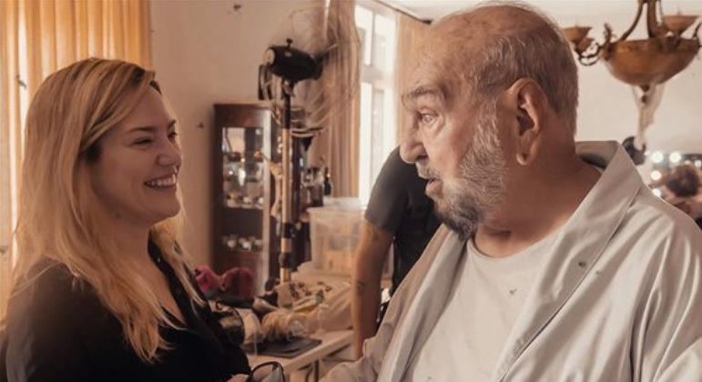 Vídeo: Ex-atriz mirim reencontra Lima Duarte após 34 anos de fim de novela
