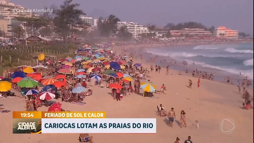 Vídeo: Cariocas aproveitam as praias do Rio