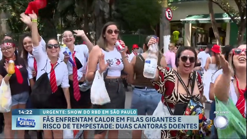 Vídeo: RBD em São Paulo: fãs enfrentam calor e apreensão com a saúde de Anahí e Dulce