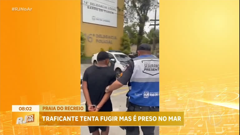 Vídeo: Traficante que não sabe nadar tenta fugir da polícia no mar da praia do Recreio dos Bandeirantes (RJ)